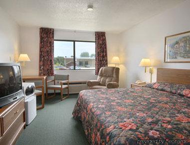 Super 8 By Wyndham Oelwein Hotel Room photo