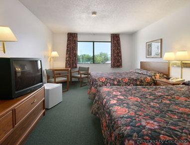 Super 8 By Wyndham Oelwein Hotel Room photo